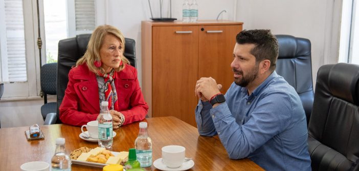 ALCALDE FELIPE MUÑOZ RECIBIÓ A LA NUEVA DELEGADA PRESIDENCIAL PROVINCIAL DE TALAGANTE